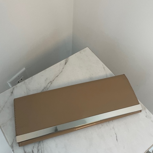 ALDO patent leather tan clutch - Picture 8 of 11